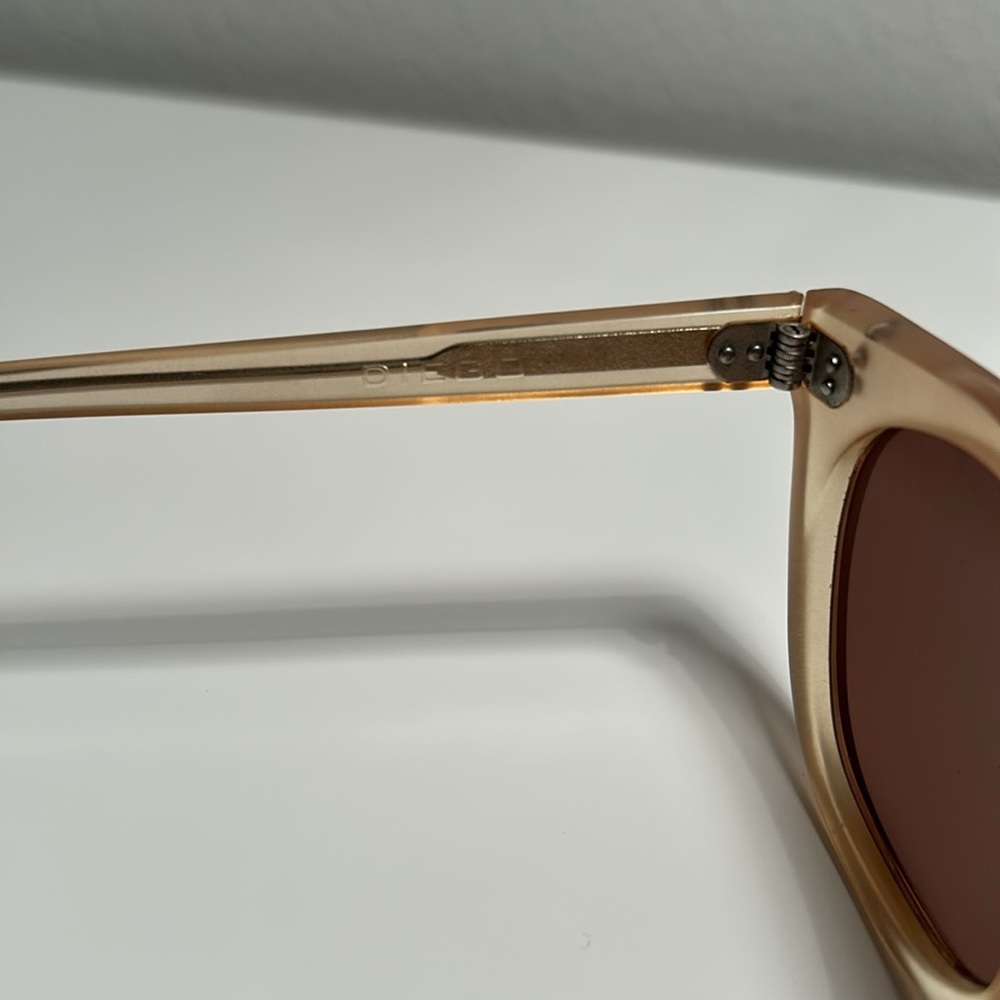 EUC Costalots Unisex Cousins Shades Sunglasses - Picture 10 of 12